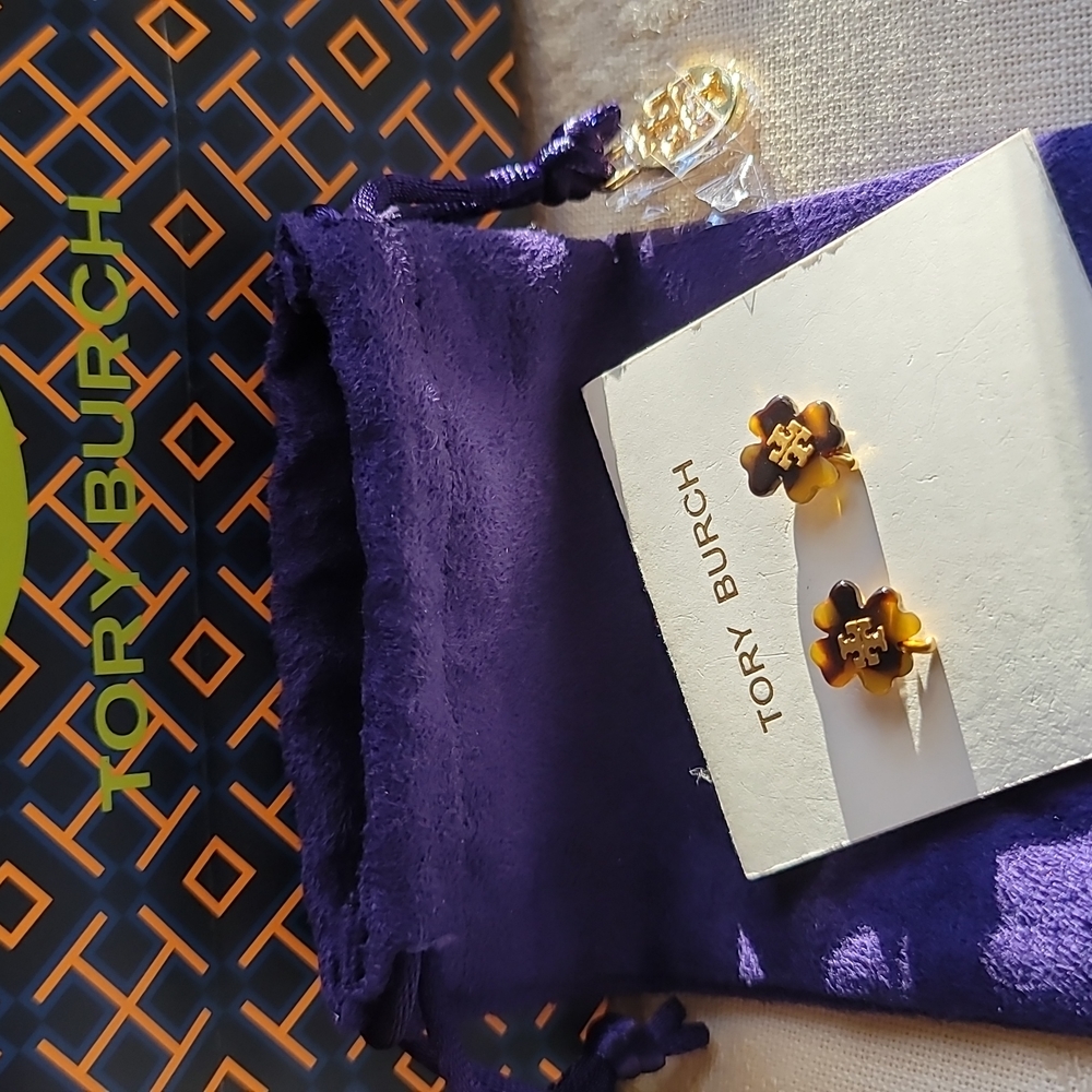Tory Burch Resin Clover Earring